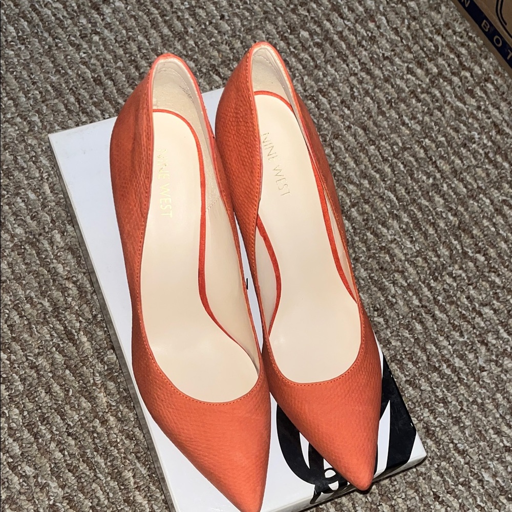 Nine West Orange Pointed-Toe Leather Pumps